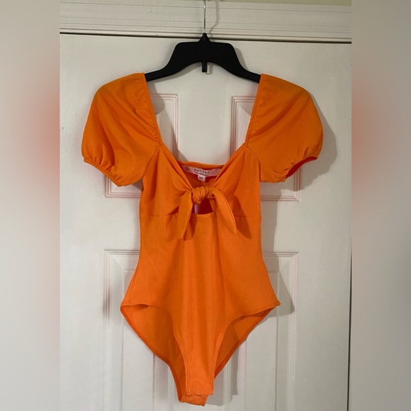 Orange Ribbed Knot Bodysuit Size 4 - Picture 1 of 5
